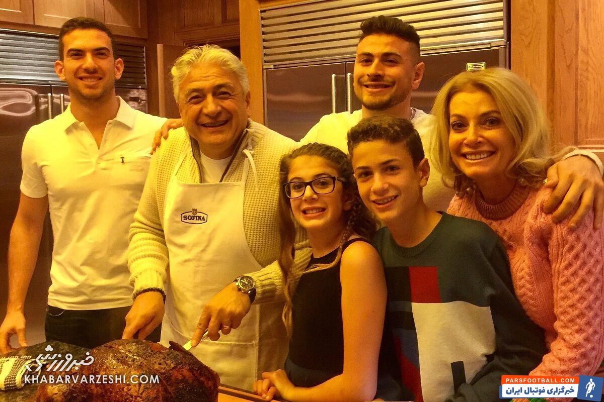 خانواده نیکولاس لطیفی