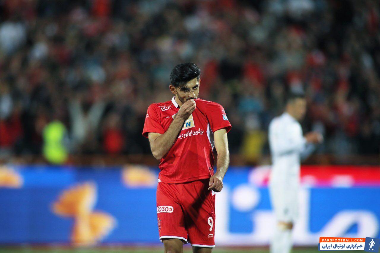 مهدی ترابی وینگر پرسپولیس همچنان به دریافت کارت زرد اعراض دارد