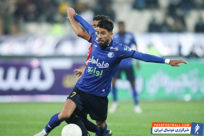 اعتراض هواداران استقلال به عمکرد آرش رضاوند