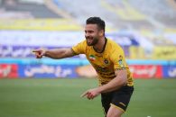 سروش رفیعی هافبک خلاق و بازیساز تیم سپاهان عازم کانادا شد