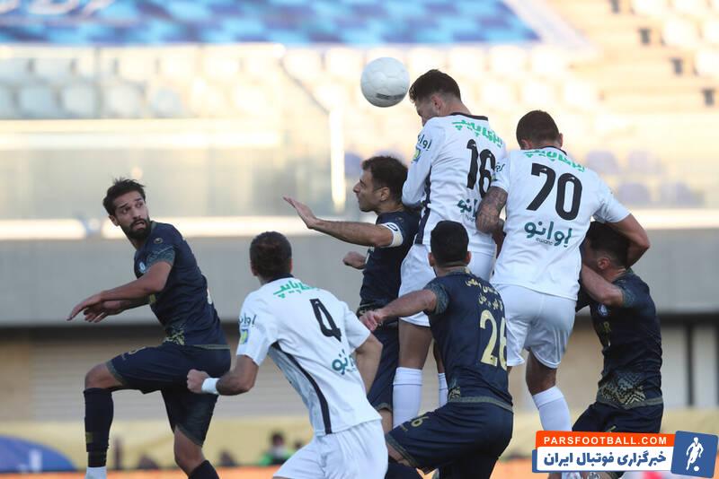 حمله شدید گل گهر به استقلال