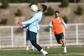 استقلال ؛ وریا غفوری با لباس شخصی در تمرین استقلال حاضر شد