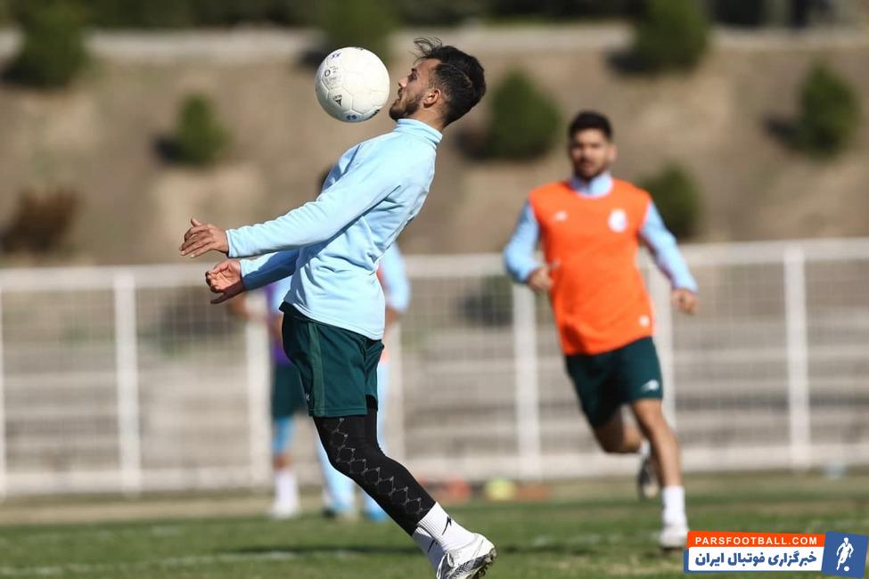 استقلال ؛ وریا غفوری با لباس شخصی در تمرین استقلال حاضر شد