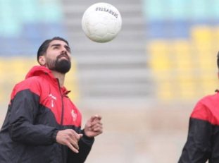 کمال کامیابی نیا جایگزین رضا اسدی در ترکیب پرسپولیس مقابل استقلال
