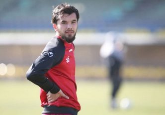 تذکر جدی کریم باقری به منوچهر صفروف به دلیل یک شوخی خطرناک در حاشیه بازی پرسپولیس و سپاهان