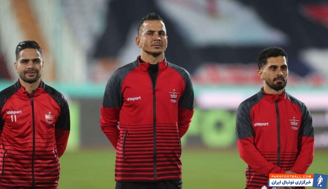 حمله شدید هواداران پرسپولیس به حامد لک ؛ اشتباه داور هم از فشار هواداران کم نکرد