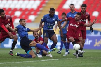 حیدر سلیمانی : داور بازی شهر خودرو و استقلال با مرادمند مماشات کرد و کارت زرد دوم را به او نداد