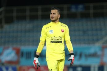 اعتراض حامد لک به داور دیدار با پیکان