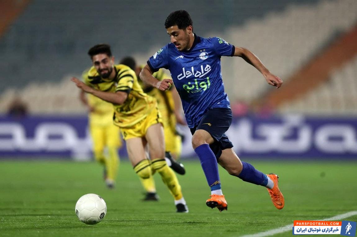 حرکت زیبای امیرعلی صادقی در بازی استقلال و نود ارومیه ؛ تقدیم گل پنالتی به مادر