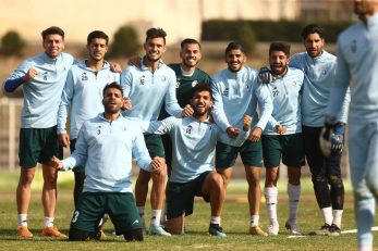 ژست برنده بازیکنان استقلال پس از 5 هفته ناکامی در لیگ برتر