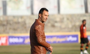 واکنش رضا عنایتی به گل مشکوک هوادار