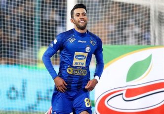 استقلال ؛ آرش رضاوند از فهرست استقلال مقابل پیکان خط خورد