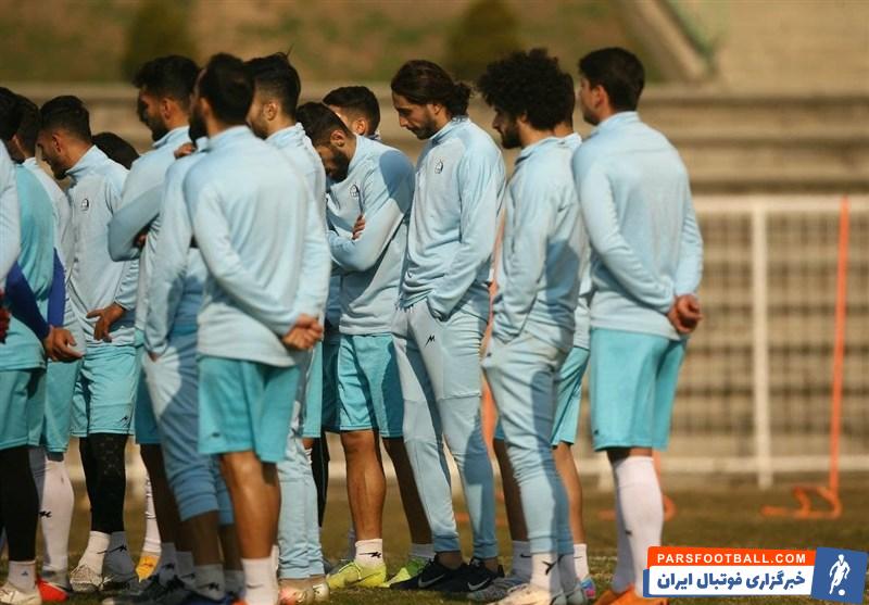 سالن کنفرانس استقلال به جلسه فنی مجیدی و بازیکنان تبدیل شد