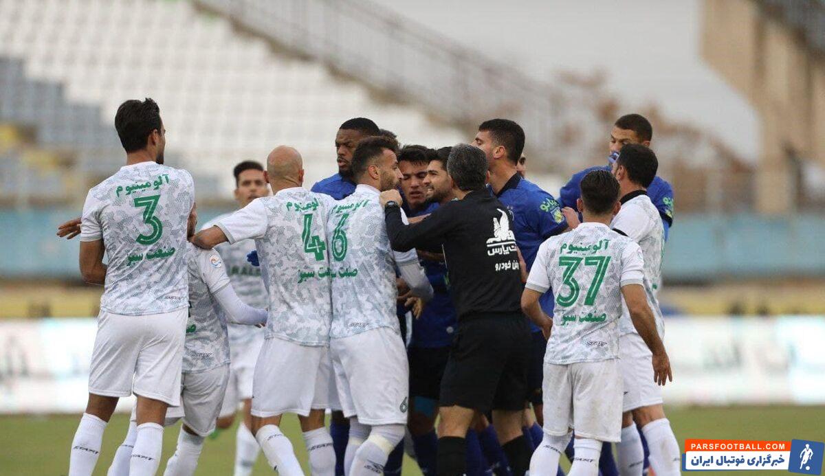 پنالتی مشکوک استقلال