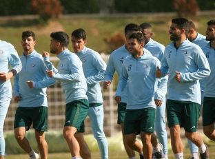 تاثیر حذف از آسیا روی لیست خرید فرهاد مجیدی ؛ بازیکنان مدنظر استقلال مشخص شدند ؛ صالح حردانی، ژان کارلوس و صفا هادی