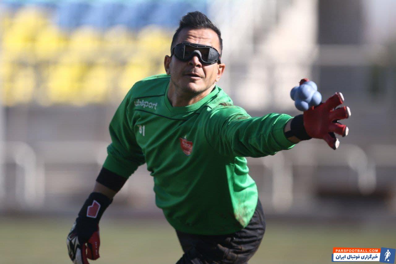 داوود فنایی در تلاش است با سختتر کردن تمرینات حامد لک در شرایطی که او رقیبی جدی نیز روی نیمکت ندارد او را روی فرمنگه دارد.