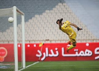 علیرضا رضایی : نمیتوانم با قاطعیت بگویم اما توپ حقدوست بیرون از محوطه جریمه به دستم برخورد نکرده است