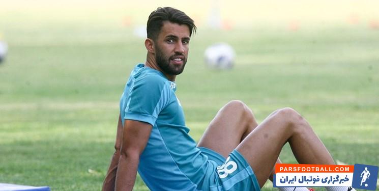 آرش رضاوند در اردوی استقلال پیش از دیدار با هوادار حضور یافت