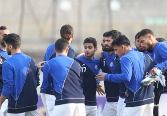 در حاشیه دیدار هوادار - استقلال ؛ حضور تماشاگران در ورزشگاه و کنایه بهزاد غلامپور به بابک مرادی