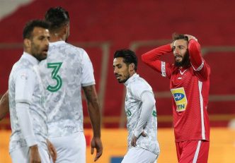 میلاد فخرالدینی مدافع پیشین استقلال : مستحق باخت مقابل پرسپولیس نبودیم ؛ داوریها خیلی ضعیف است