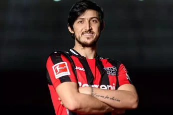 سردار آزمون نمی تواند تیم جدیدش را در هفته بیست‌و‌دوم بوندس‌لیگا همراهی کند