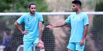 سیاوش یزدانی ؛ هواداران فولاد و فجر سپاسی به سربازی دو بازیکن استقلال اعتراض کردند