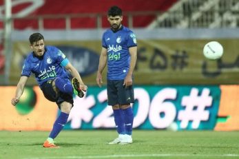 وریا غفوری کاپیتان استقلال به دلیل انظباطی از این تیم اخراج شد