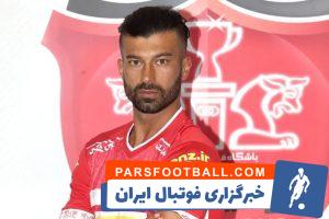رامین رضاییان با حضور در باشگاه پرسپولیس قراردادش با این تیم را امضا کرد