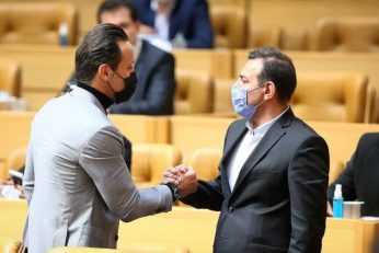 شهاب الدین عزیزی ؛ علی کریمی به انتقاد از خوبان عالم پرداخت