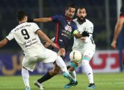 خطای آشکار علیرضا حقیقی روی ارسلان مطهری و پنالتی از دست رفته استقلال