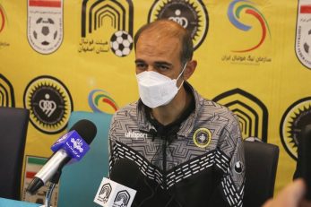 محرم نویدکیا سرمربی سپاهان : در مقابل فجرسپاسی درخشان ظاهر نشدیم