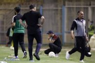 یحیی گل محمدی از مهدی سیدعلی به دلیل عدم توقف بازی و انجام تعویض پرسپولیس عصبانی شد