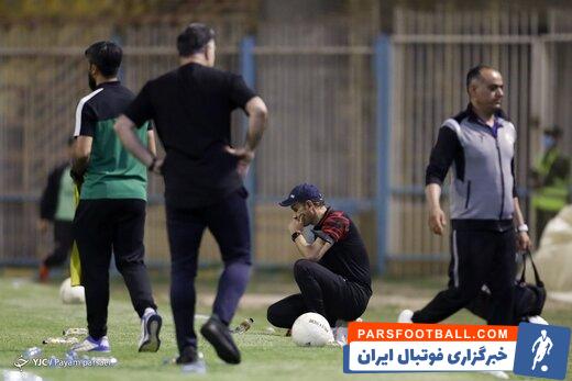 یحیی گل محمدی از مهدی سیدعلی به دلیل عدم توقف بازی و انجام تعویض پرسپولیس عصبانی شد