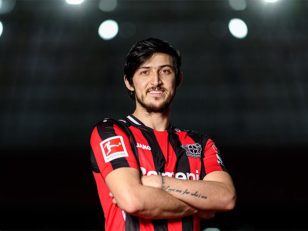 سردار آزمون سرانجام برای تیم فوتبال بایرلورکوزن بازی کرد