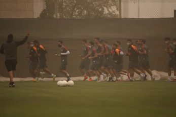 جواد نکونام و شاگردان، ایستاده در غبار اهواز !