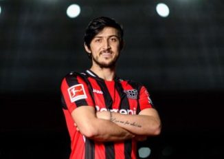 سردار آزمون برای حضور در ترکیب مقابل بایرن شانس کمی دارد