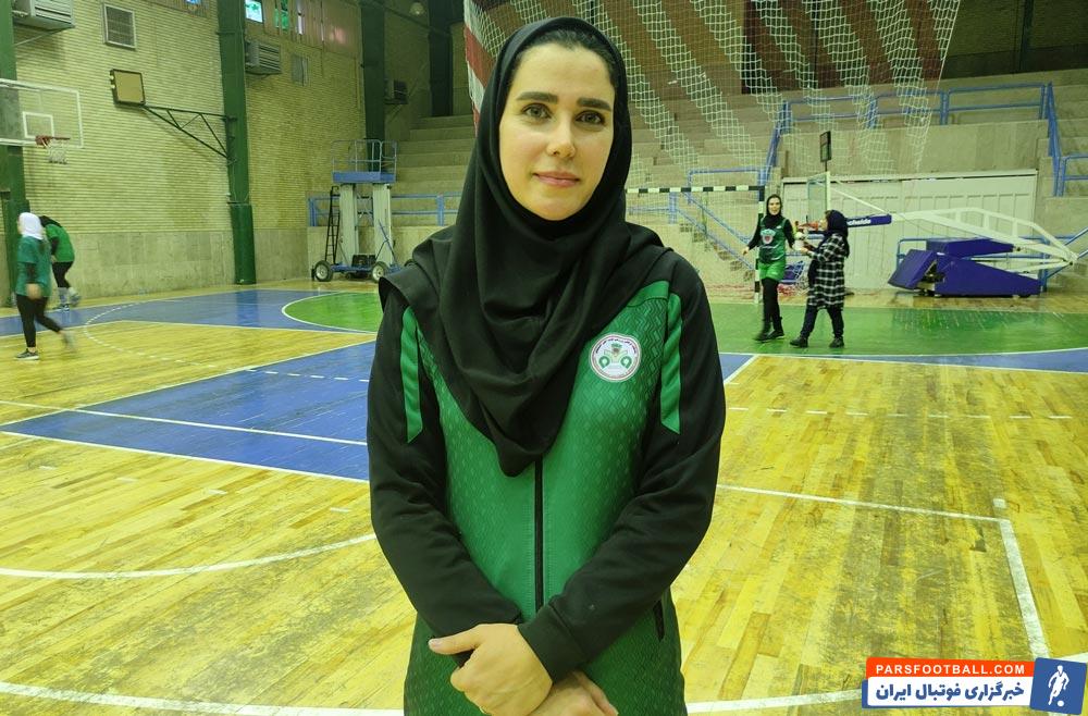 هدیه زیبای مربی ایرانی به باشگاه پورتو ؛ عکس یادگاری سمیرا ایمانی با رئیس باشگاه پرتغالی